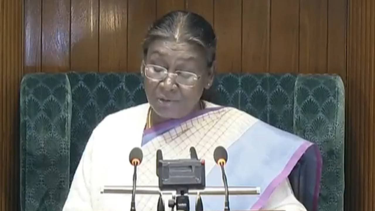 President Murmu Recites Utkalamani's 'Misu Mora Deha E Desha Matire" In Her Address In Parliament