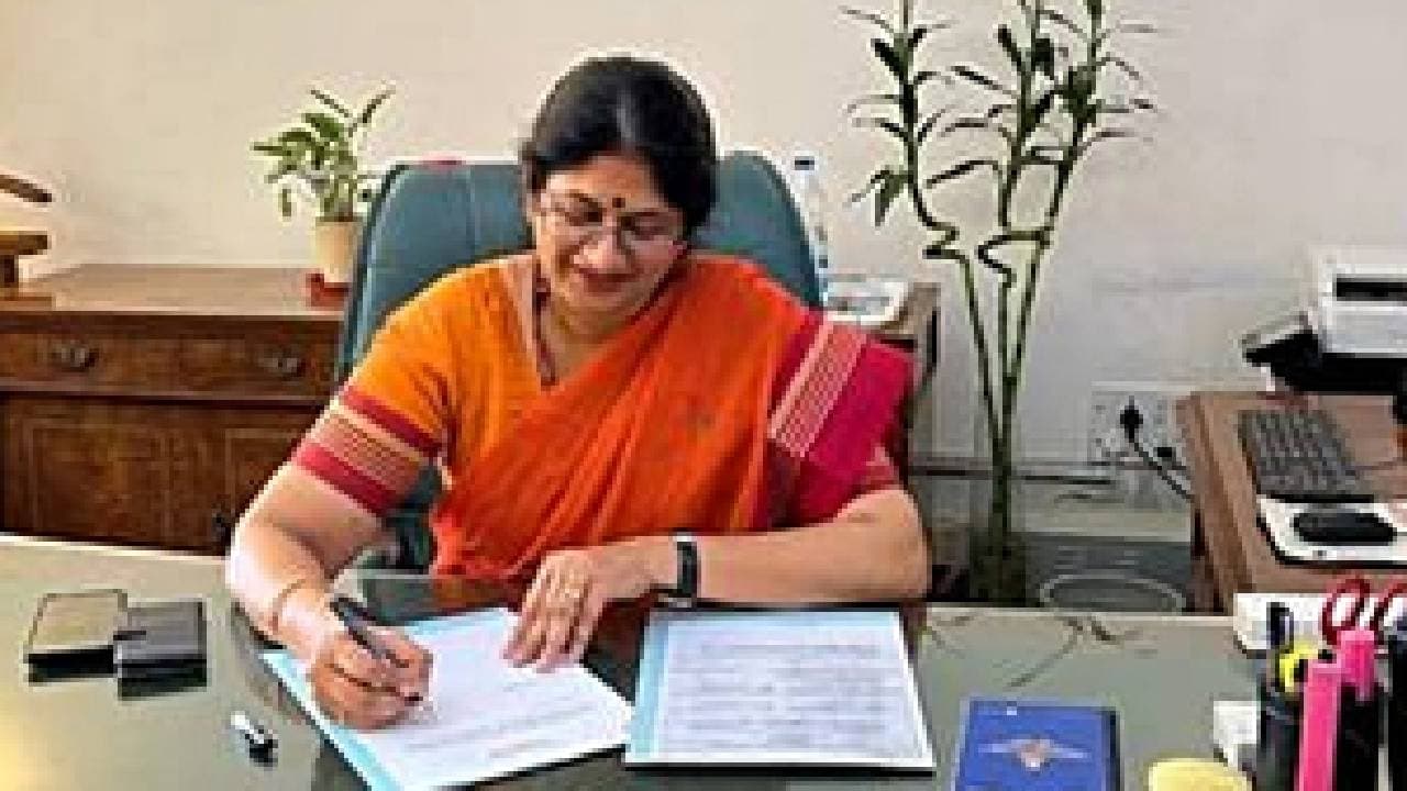 Sheyphali Sharan Takes Charge As PIB's Principal DG