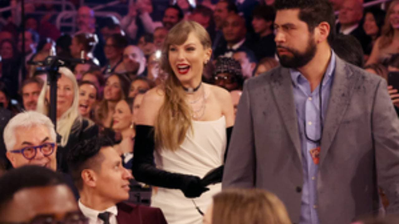 66th Grammy Awards: Taylor Swift, Meryl Streep Enter Late Interrupt Trevor Noah's Monologue