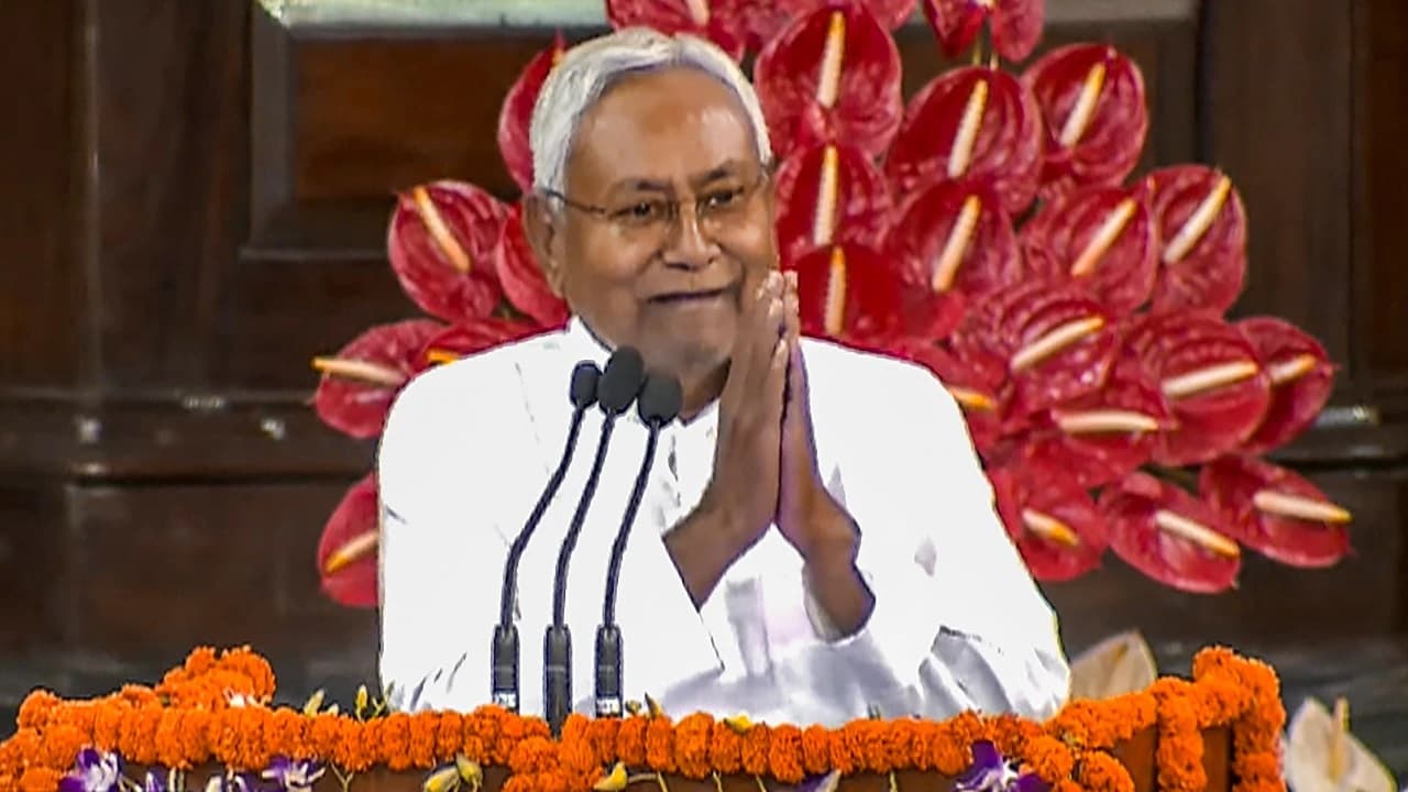 Nitish Kumar meets party workers ahead of NDA government's swearing-in ceremony