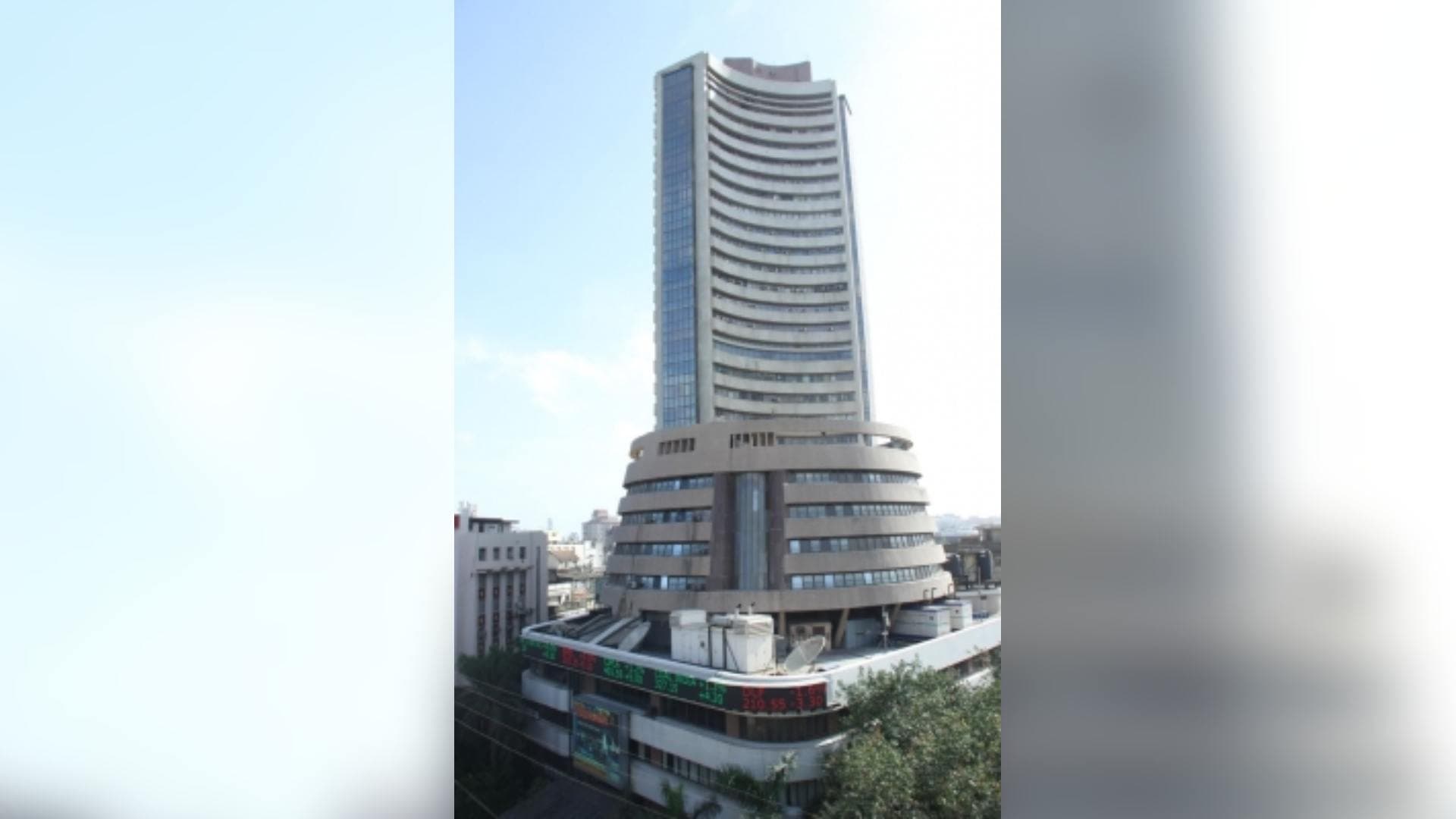 Sensex, Nifty trade lower on negative global cues
