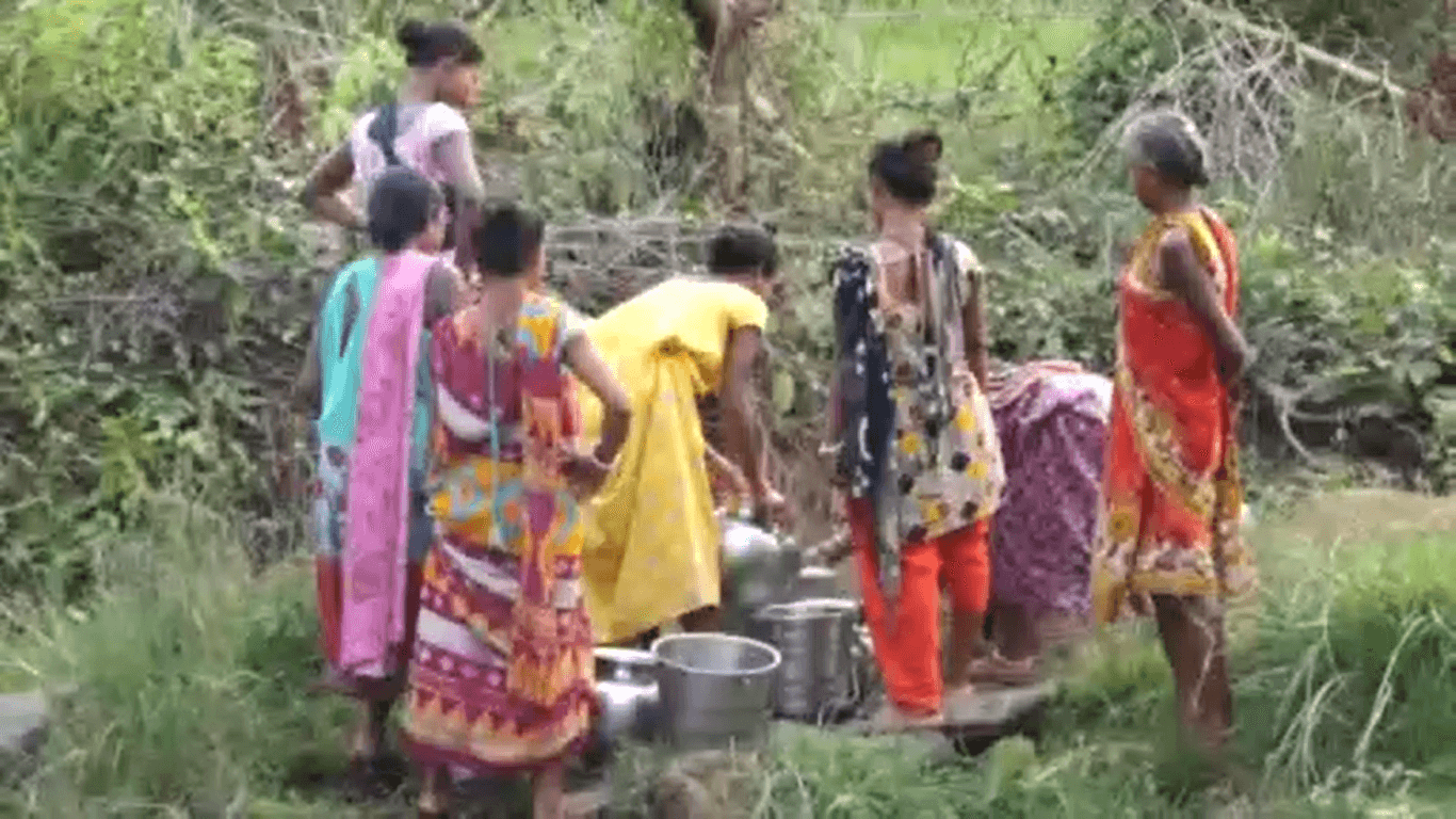ପାନିୟ ଜଳ ସମସ୍ୟାକୁ ନେଇ ତାତିଲେ ଗ୍ରାମବାସୀ