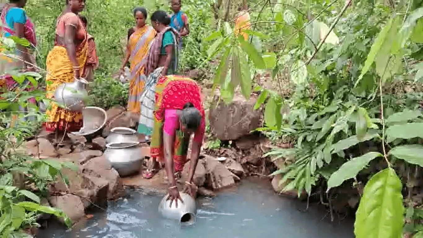 ଦୁର୍ଗମରେ ସରୁନି ଦୁର୍ଦ୍ଦଶା, ସରକାରୀ ସୁବିଧାରୁ ବଞ୍ଚିତ ଆଦିବାସୀ