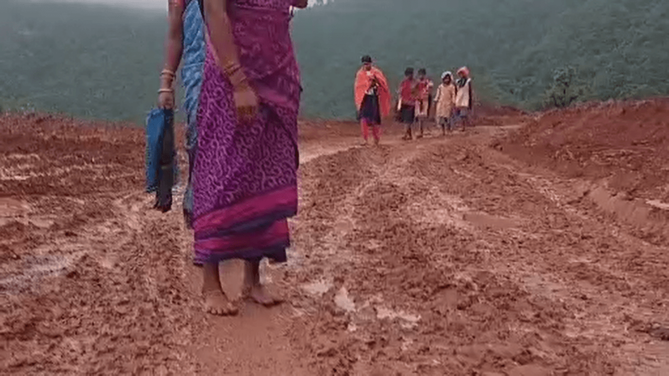 ଅଠର ଖଣ୍ଡ ଗାଁ ପାଇଁ ସାହାରା ପାଲଟିଛି କାଠପୋଲ