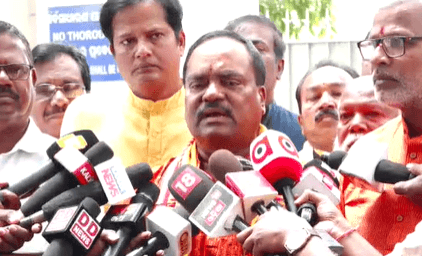 BJP Krushak Morcha Team Meets Governor Over Farmers' Suicide