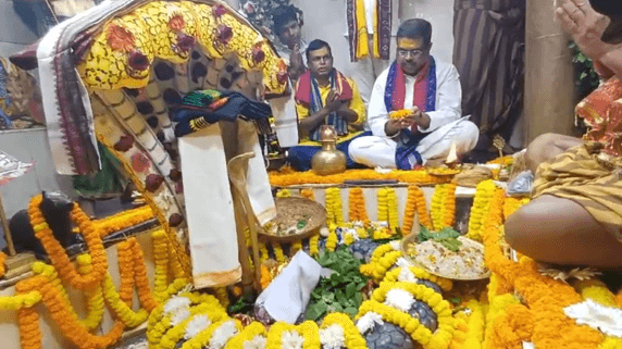 Union Minister Pradhan Visits Dhabaleshwar On Kartika Purnima