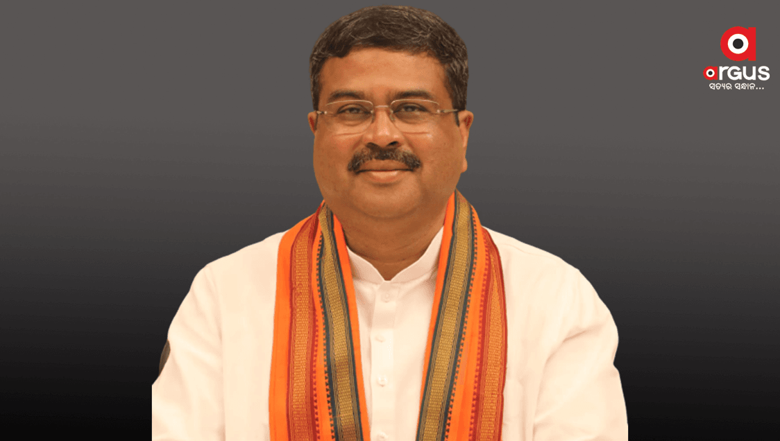 ସମ୍ବଲପୁରରେ କେନ୍ଦ୍ରମନ୍ତ୍ରୀ, ଦର୍ଶନ କଲେ ମା' ସମଲେଶ୍ଵରୀଙ୍କୁ