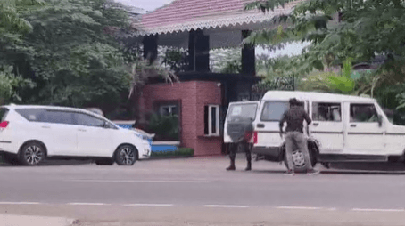 I-T Raids Dipali's Brother Vishal Das In Jharsuguda