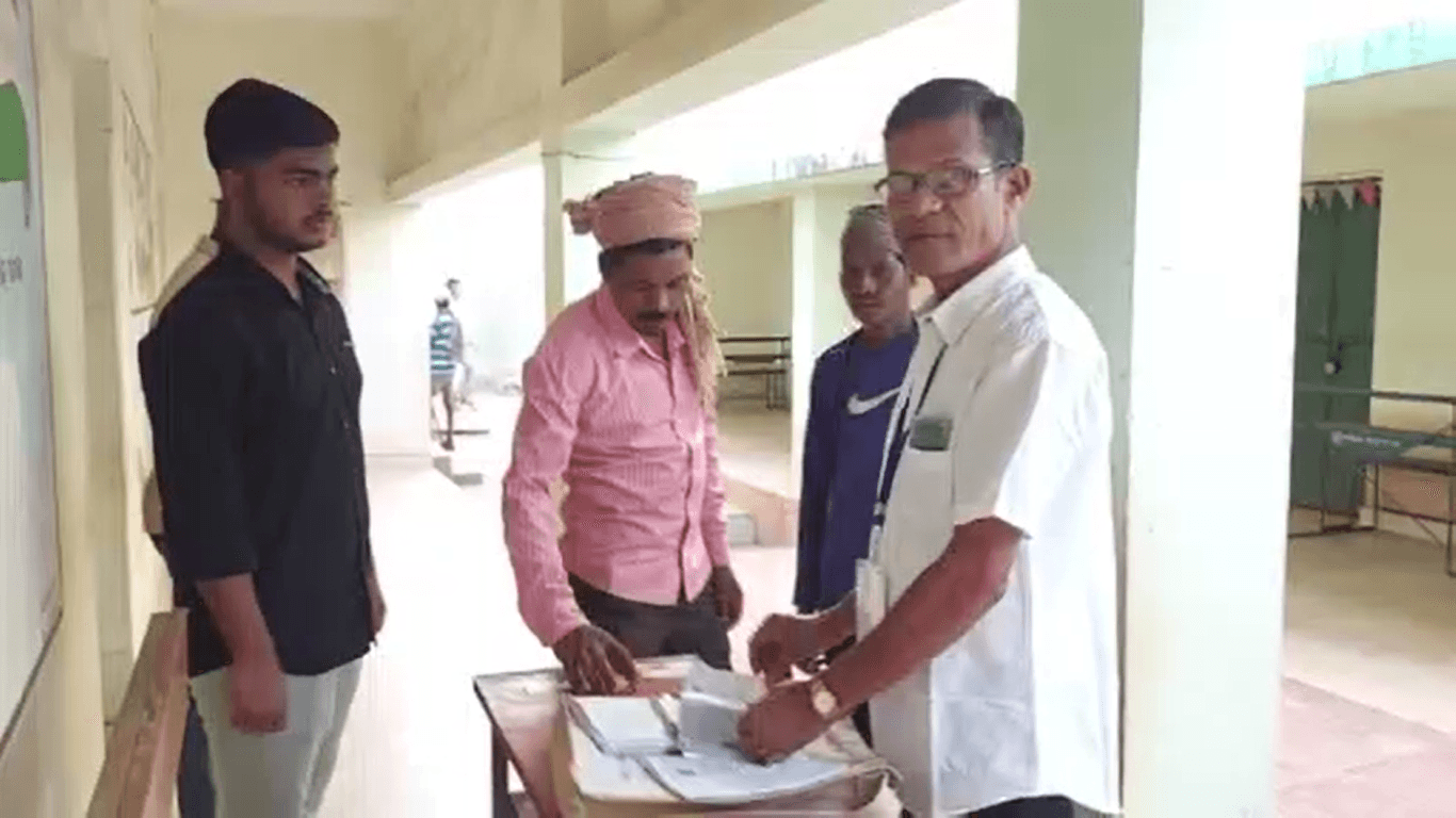 ଦ୍ବିତୀୟ ପର୍ଯ୍ୟାୟ ମତଦାନ, ୩ ଟା ସୁଦ୍ଧା ୪୮.୯୫ ପ୍ରତିଶତ ମତଦାନ
