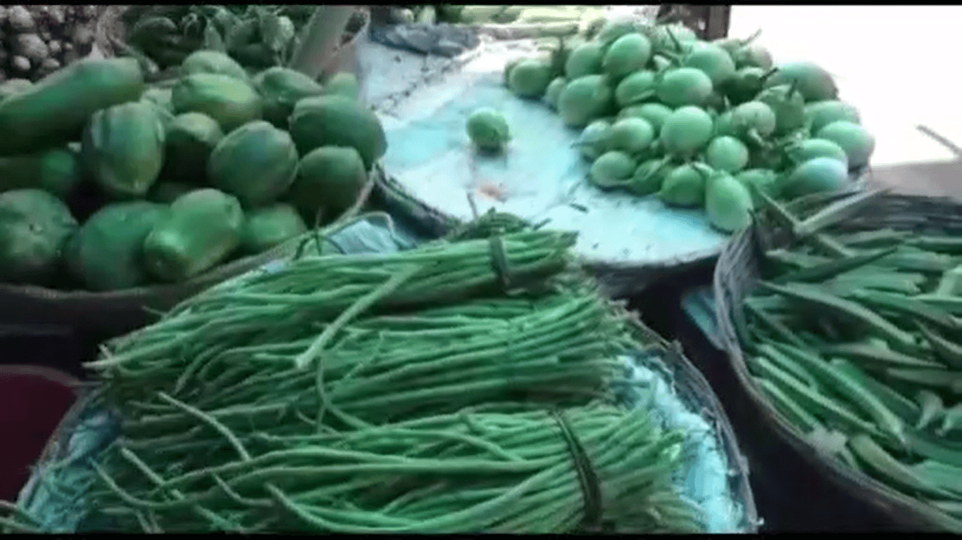 ଲୋକଙ୍କ ମୁଣ୍ଡରେ ଚଡକ ପକାଇଛି ପରିବା ଦର