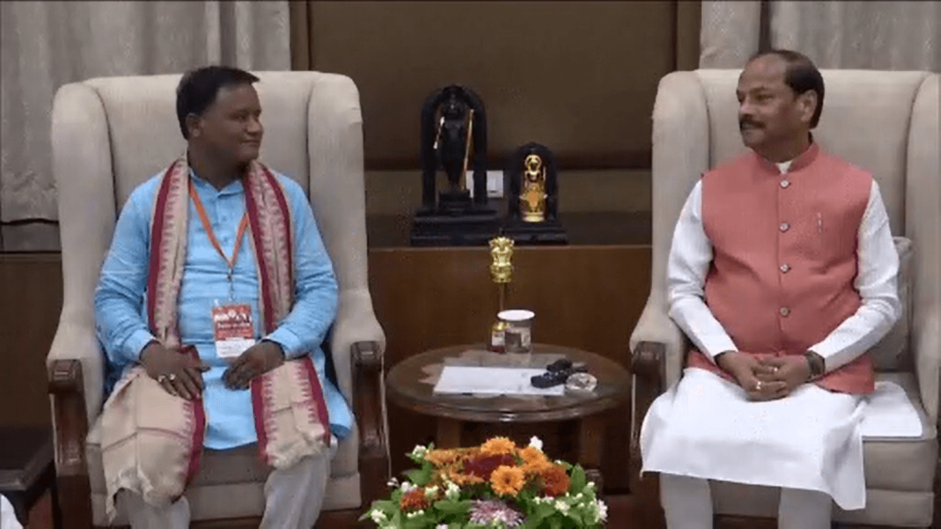 ରାଜ୍ୟପାଳଙ୍କୁ ଭେଟିଲେ ନୂଆ ମୁଖ୍ୟମନ୍ତ୍ରୀ ମୋହନ ମାଝୀ