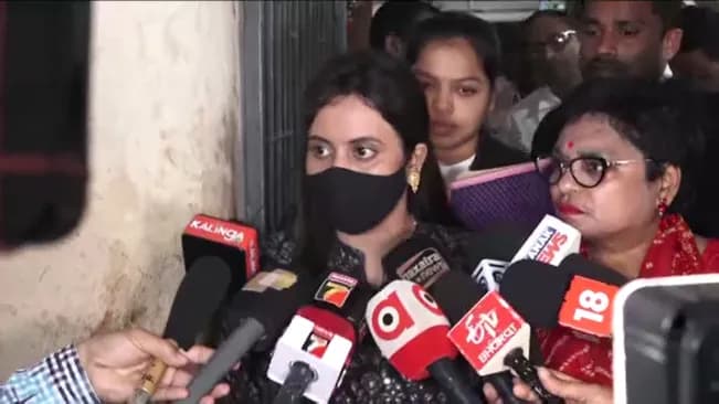 Marriage Difficulties For Tirtol MLA: 'GF' Somalika Appears In Sub-Registrar Office