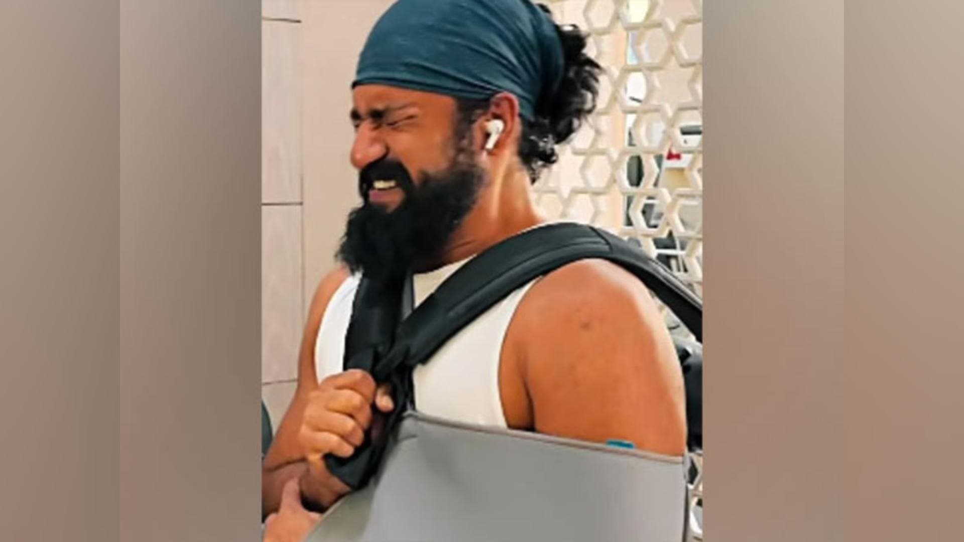 Vicky Kaushal Works Out Despite Fractured Arm