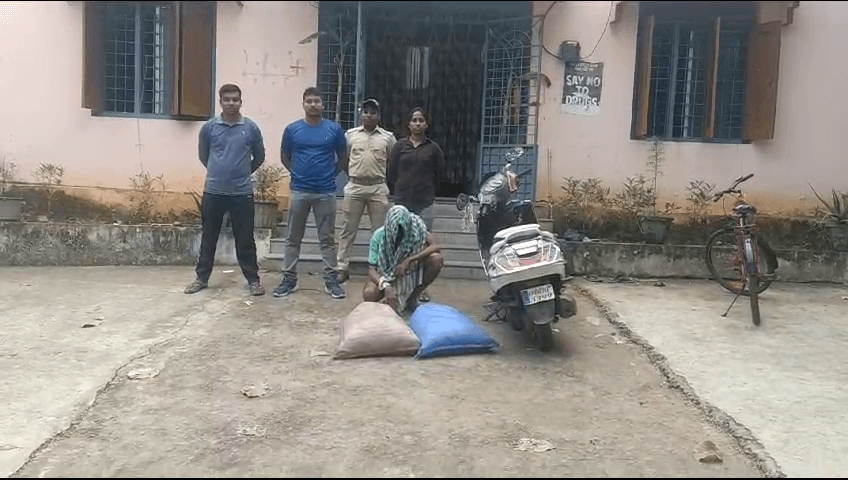 ଦେଶୀମଦ ସହ ସ୍କୁଟି ଜବତ, ଜଣେ ଗିରଫ