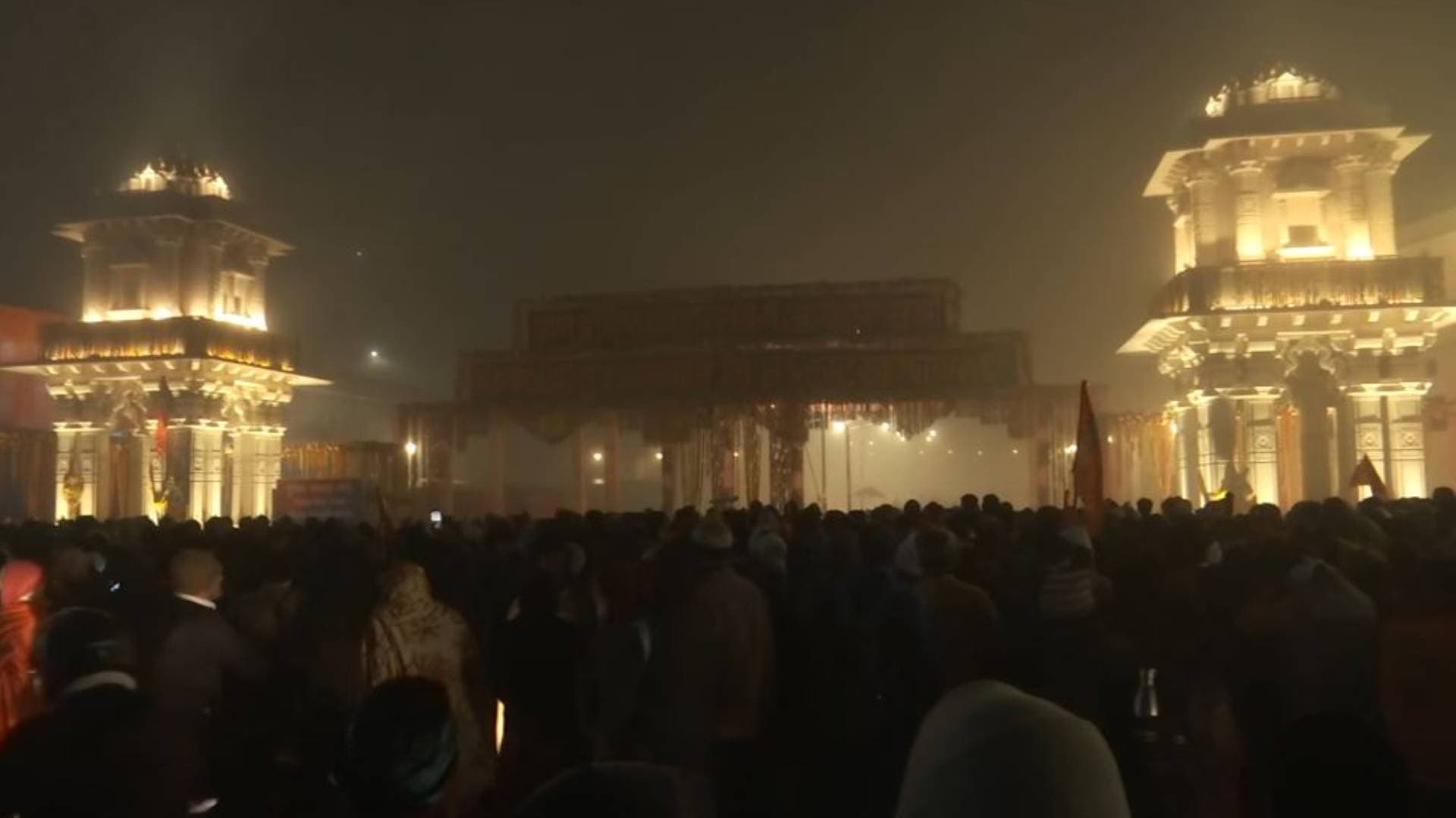 Heavy Rush Of Devotees Outside Ram Temple In Ayodhya To Offer Prayers